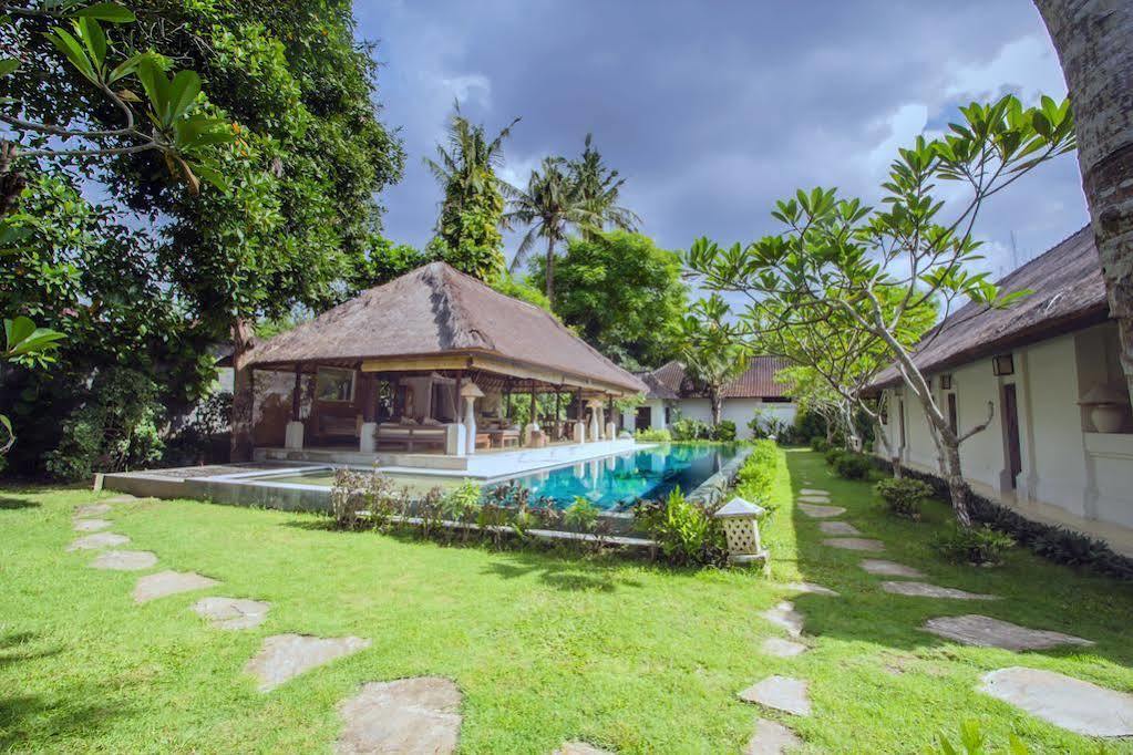 Blind Dog Inn Sanur Exterior foto